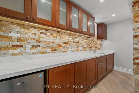 Photo 32 at 18 Wolford Court, Historic Lakeshore Communities, Georgina