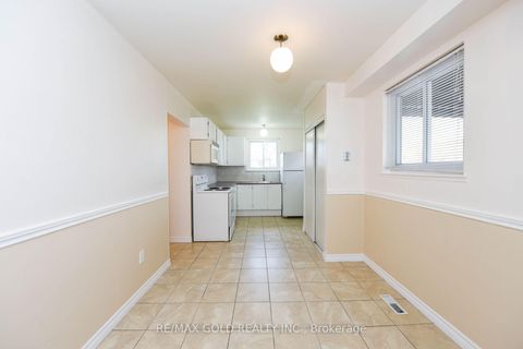 Photo 5 at 3657 Woodruff Crescent, Malton, Mississauga