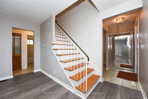 Photo 7 at 3657 Woodruff Crescent, Malton, Mississauga