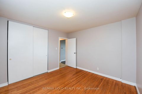 Photo 9 at 3657 Woodruff Crescent, Malton, Mississauga