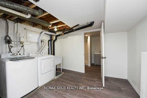 Photo 10 at 3657 Woodruff Crescent, Malton, Mississauga