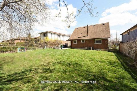 Photo 13 at 3657 Woodruff Crescent, Malton, Mississauga