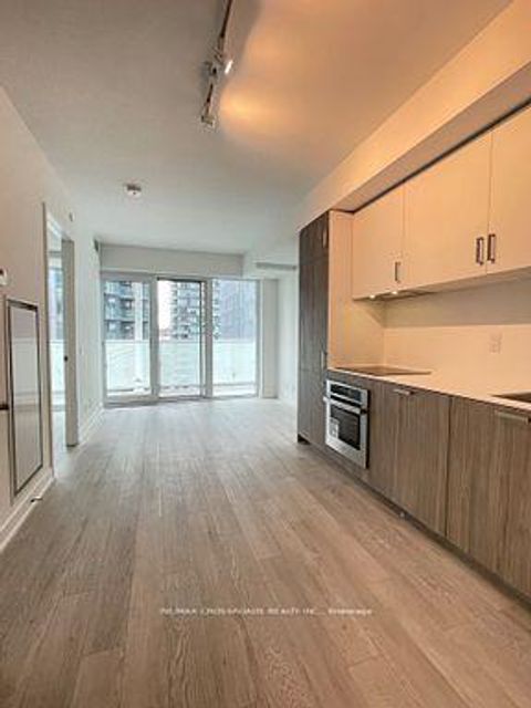 Photo 4 at 88 Queen Street E, Yonge Corridor, Toronto