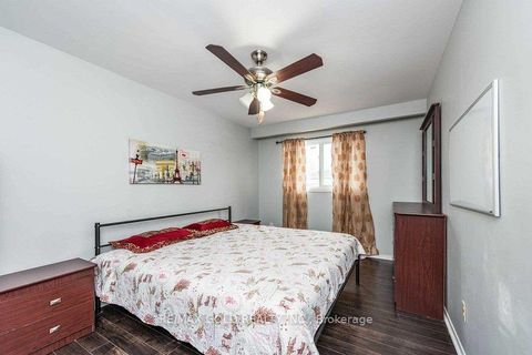 Photo 7 at 3430 Chipley Crescent, Malton, Mississauga