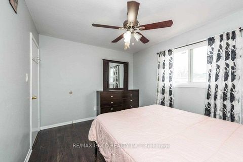 Photo 8 at 3430 Chipley Crescent, Malton, Mississauga