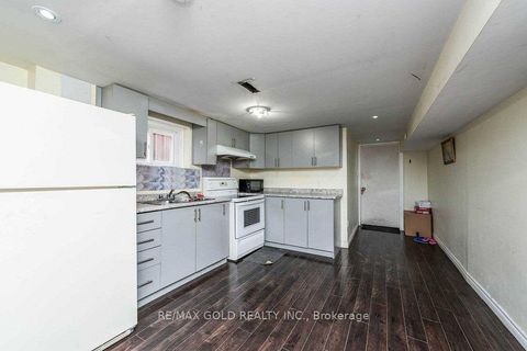 Photo 13 at 3430 Chipley Crescent, Malton, Mississauga