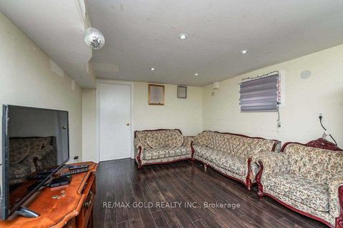 Photo 14 at 3430 Chipley Crescent, Malton, Mississauga