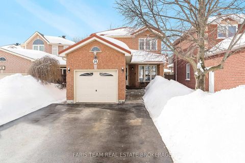 Photo 1 at 14 Nightingale Crescent, Painswick South, Barrie