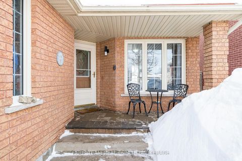 Photo 4 at 14 Nightingale Crescent, Painswick South, Barrie