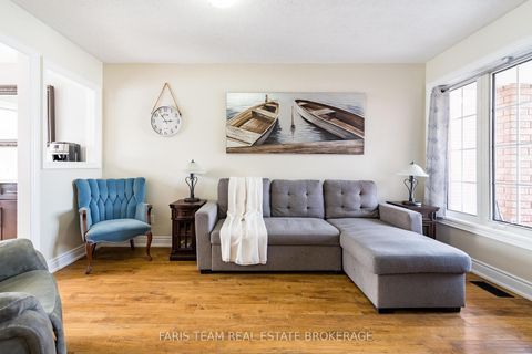 Photo 18 at 14 Nightingale Crescent, Painswick South, Barrie