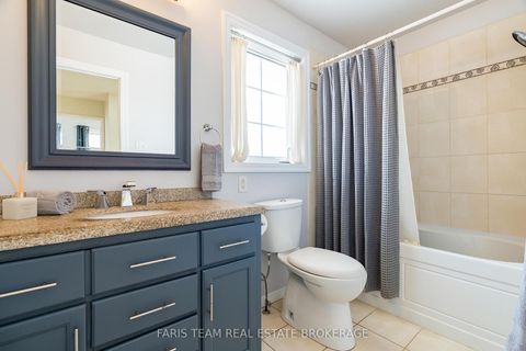 Photo 25 at 14 Nightingale Crescent, Painswick South, Barrie