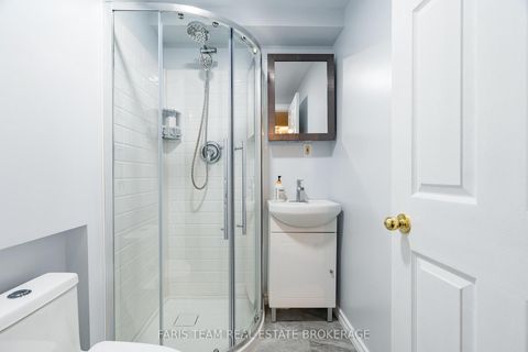 Photo 32 at 14 Nightingale Crescent, Painswick South, Barrie