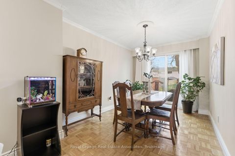 Photo 7 at 3244 Mainsail Crescent, Erin Mills, Mississauga