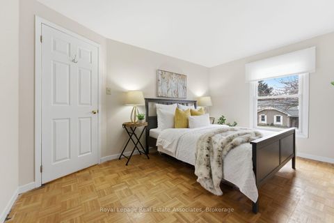 Photo 12 at 3244 Mainsail Crescent, Erin Mills, Mississauga