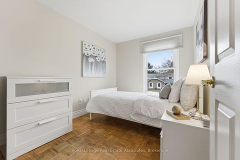 Photo 14 at 3244 Mainsail Crescent, Erin Mills, Mississauga