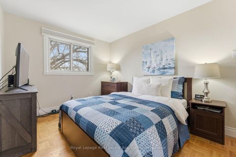 Photo 16 at 3244 Mainsail Crescent, Erin Mills, Mississauga