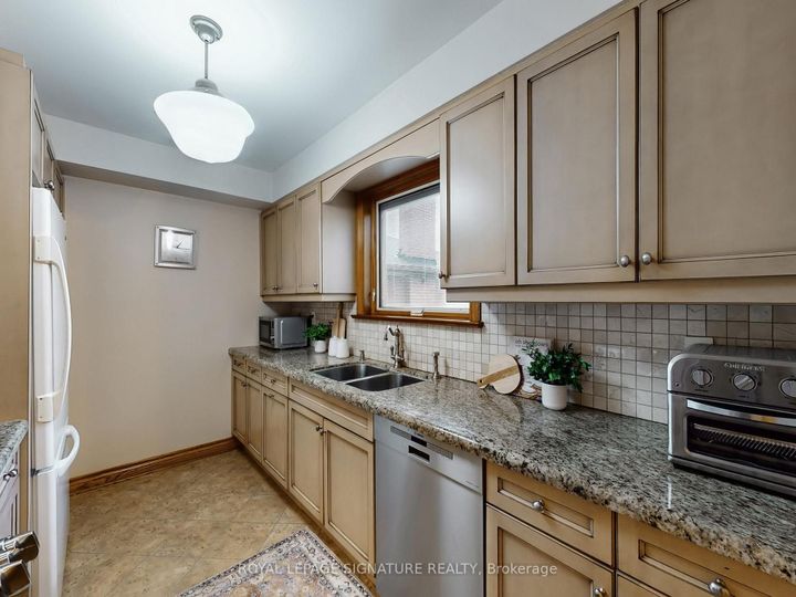 Photo 15 at 27 Knowland Drive, Humber Valley, Toronto