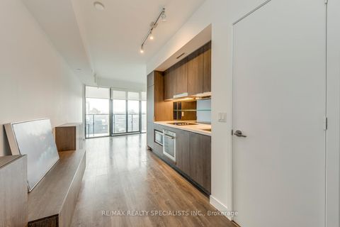 Photo 4 at 1405 - 215 Queen Street W, Waterfront Communities C1, Toronto