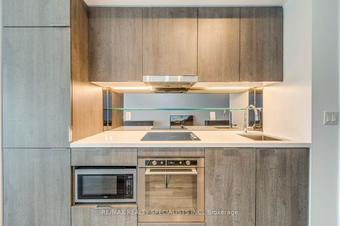 Photo 7 at 1405 - 215 Queen Street W, Waterfront Communities C1, Toronto