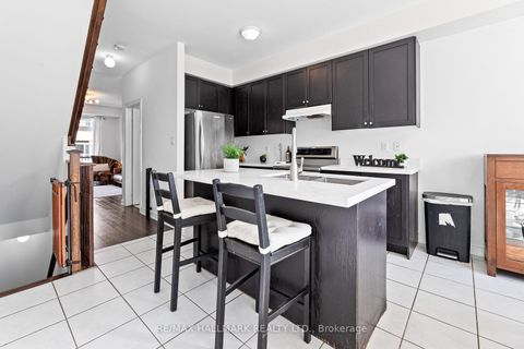 Photo 5 at 60 Belanger Crescent, Birchmount, Toronto