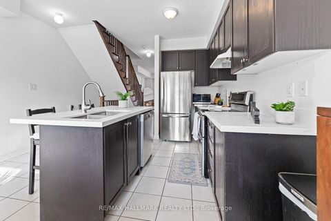 Photo 6 at 60 Belanger Crescent, Birchmount, Toronto