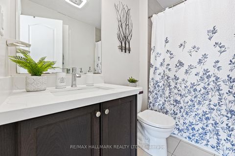 Photo 12 at 60 Belanger Crescent, Birchmount, Toronto