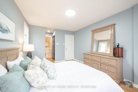 Photo 17 at 21 - 370 Riddell Court, College Manor, Newmarket