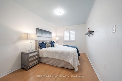 Photo 21 at 21 - 370 Riddell Court, College Manor, Newmarket