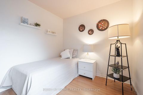 Photo 29 at 21 - 370 Riddell Court, College Manor, Newmarket