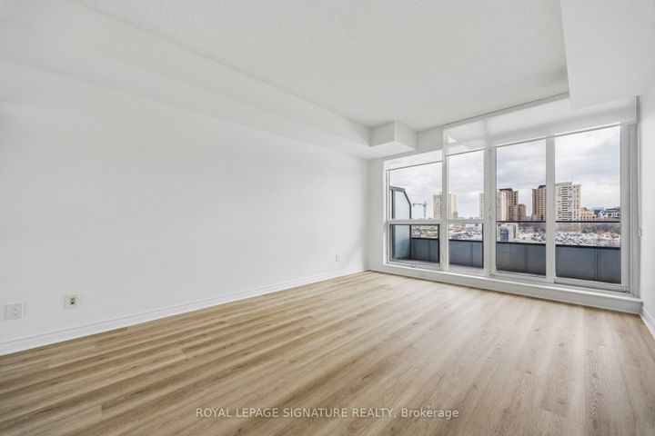 Photo 4 at 203 - 2885 Bayview Avenue, Bayview Village, Toronto