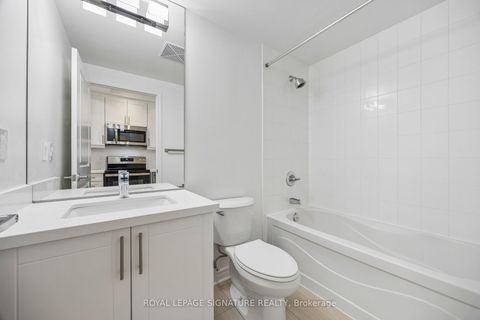 Photo 12 at 203 - 2885 Bayview Avenue, Bayview Village, Toronto