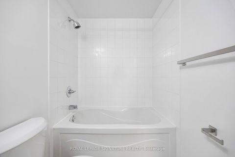 Photo 13 at 203 - 2885 Bayview Avenue, Bayview Village, Toronto
