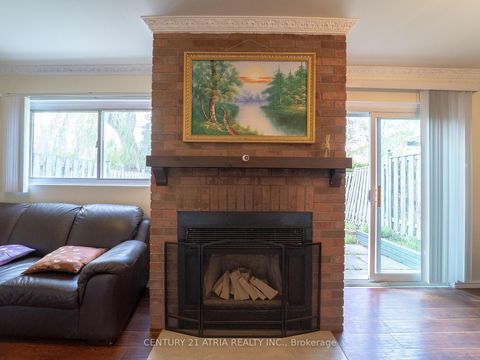 Photo 5 at 61 Wiggens Court, Malvern, Toronto