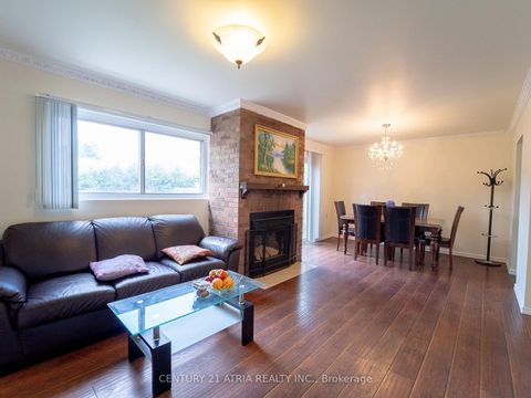 Photo 6 at 61 Wiggens Court, Malvern, Toronto