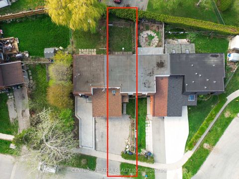 Photo 14 at 61 Wiggens Court, Malvern, Toronto