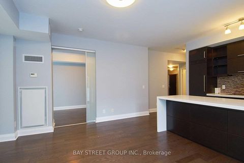 Photo 3 at 510 - 1080 Bay Street, Bay Street Corridor, Toronto