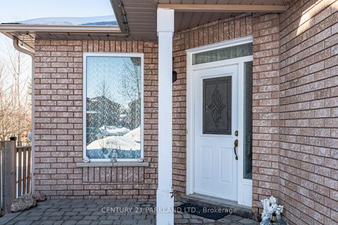 Photo 2 at 85 Canoe Avenue, Oak Ridges Lake Wilcox, Richmond Hill