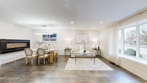 Photo 4 at 42 Devins Drive, Aurora Heights, Aurora