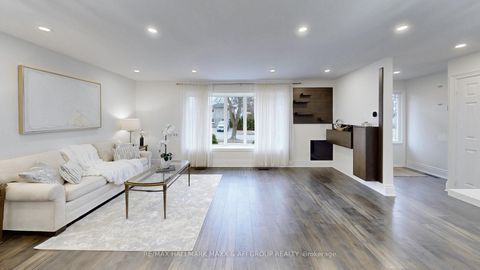 Photo 7 at 42 Devins Drive, Aurora Heights, Aurora