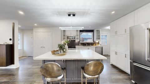 Photo 18 at 42 Devins Drive, Aurora Heights, Aurora