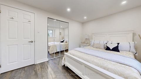 Photo 32 at 42 Devins Drive, Aurora Heights, Aurora