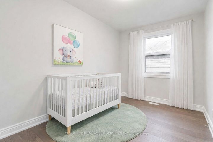 Photo 9 at 41 Wishing Well Drive, Sullivan, Toronto