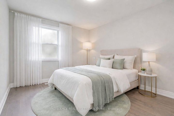 Photo 10 at 41 Wishing Well Drive, Sullivan, Toronto