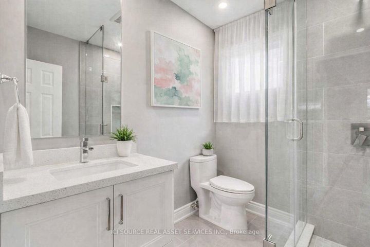 Photo 12 at 41 Wishing Well Drive, Sullivan, Toronto