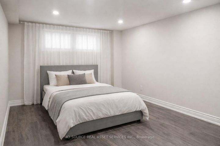 Photo 17 at 41 Wishing Well Drive, Sullivan, Toronto