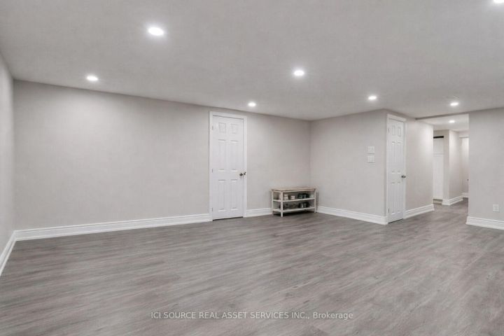 Photo 18 at 41 Wishing Well Drive, Sullivan, Toronto