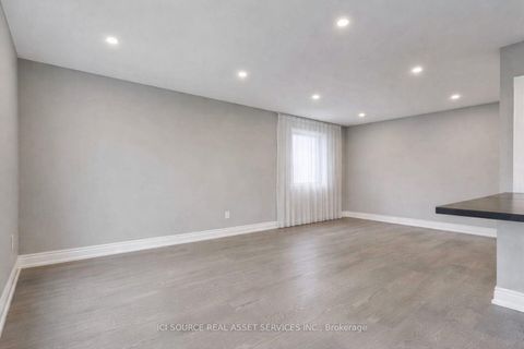 Photo 7 at 41 Wishing Well Drive, Sullivan, Toronto