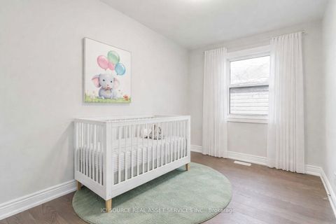 Photo 9 at 41 Wishing Well Drive, Sullivan, Toronto