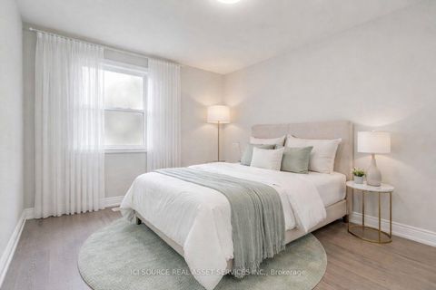 Photo 10 at 41 Wishing Well Drive, Sullivan, Toronto