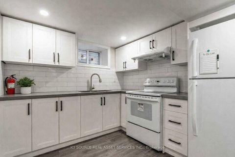 Photo 14 at 41 Wishing Well Drive, Sullivan, Toronto